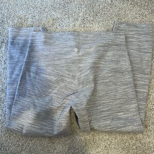 Lululemon grey/white capri leggings